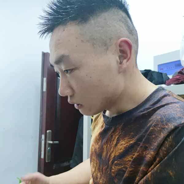 四川28岁单身帅哥真诚找对象-神农架征婚相亲网