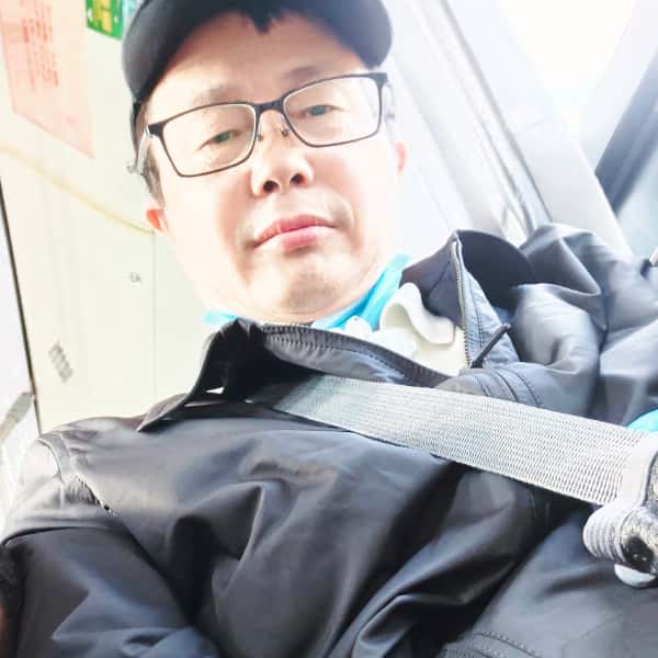 上海56岁单身帅哥真诚找对象-神农架征婚相亲网