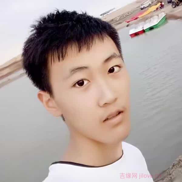 河南24岁单身帅哥真诚找对象-神农架征婚相亲网