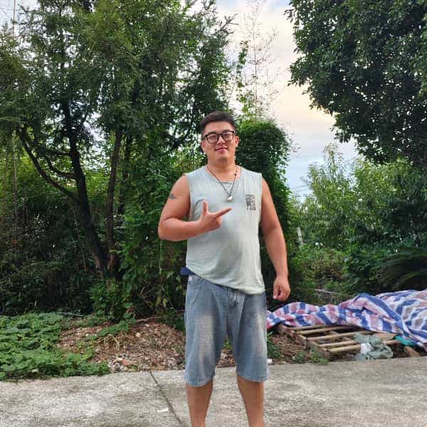 32岁岁浙江单身帅哥 - 神农架吉缘网